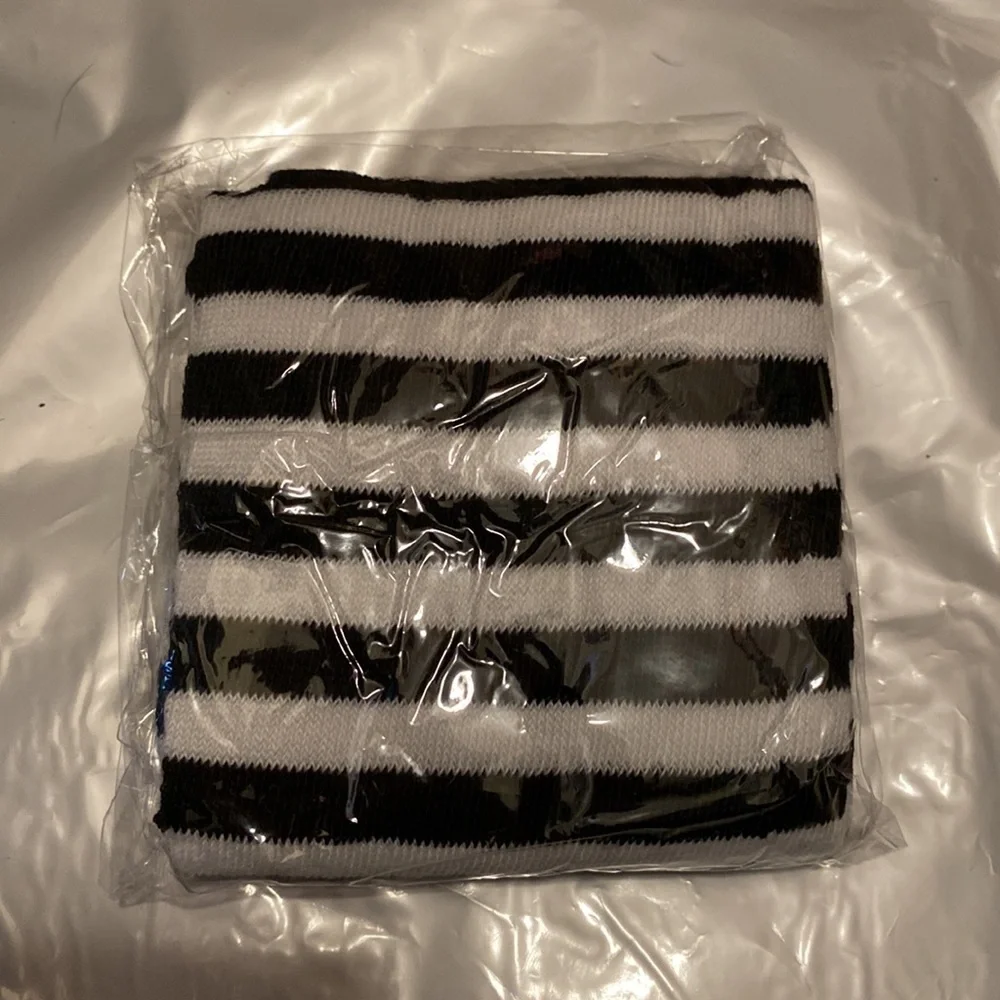 🆕NIP:Black and White Striped Fingerless Polyester Arm Warmers